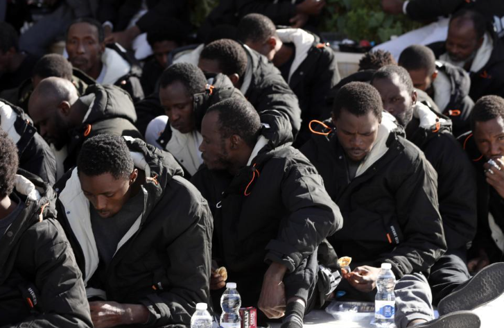 利比亚遣返248名非法移民