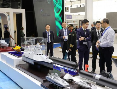 中国空军飞行表演队亮相沙特世界防务展
