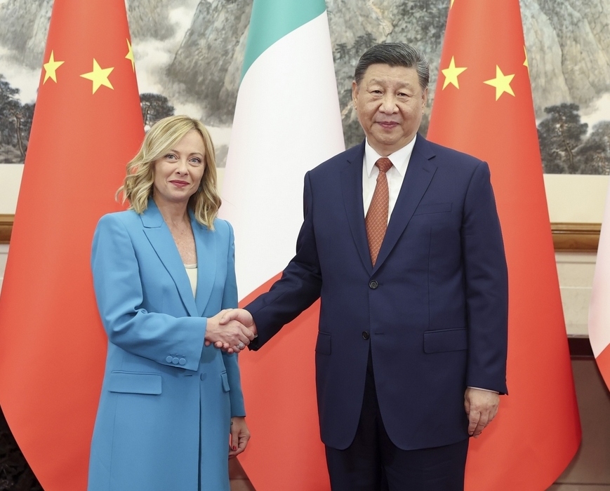 习近平会见意大利总理梅洛尼