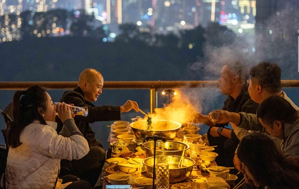 重庆：“夜经济”红火