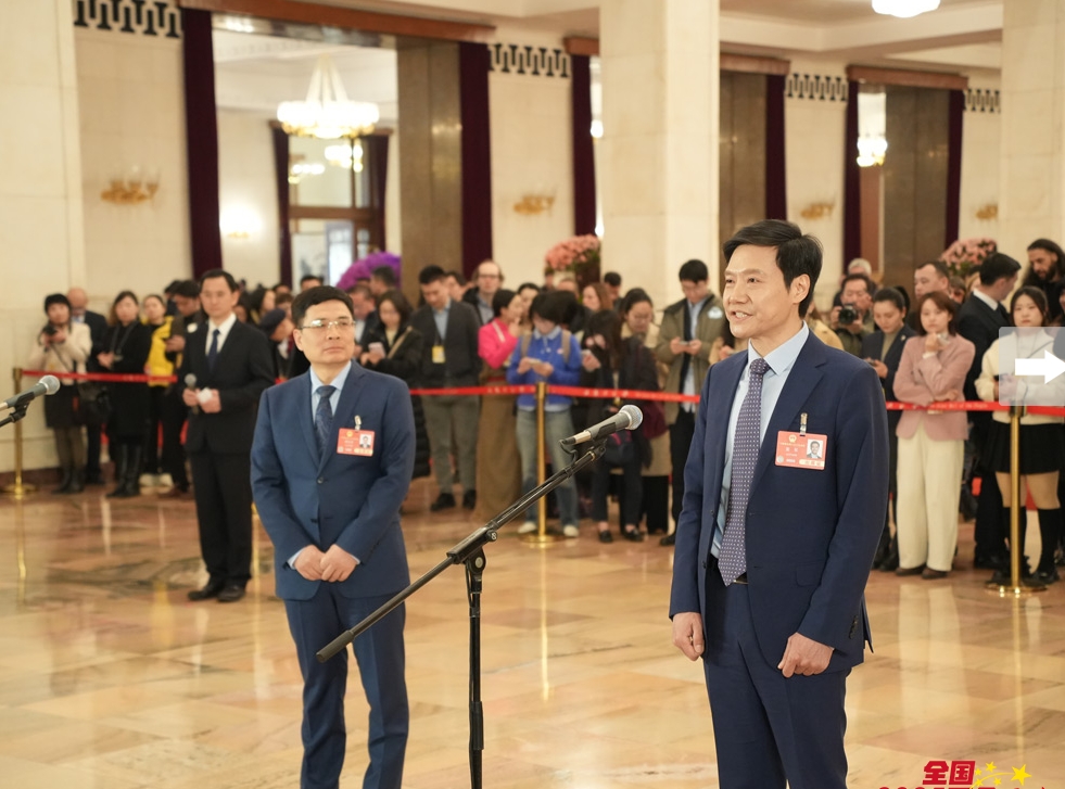 十四届全国人大三次会议首场“代表通道”