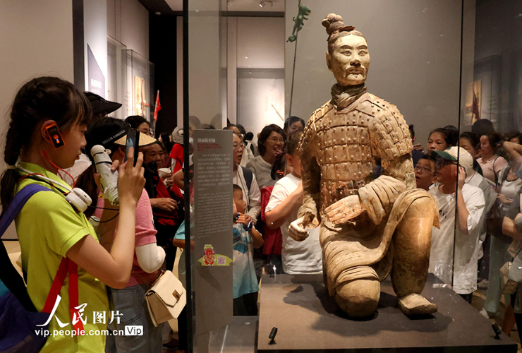 陕西西安：走近兵马俑 感受文物魅力