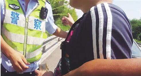 杀人潜逃隐姓埋名12年 最终在高速公路收费站落网