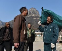 天路·邮差·三十载