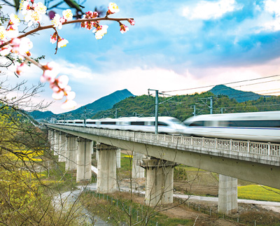 全国铁路4月10日实行新运行图