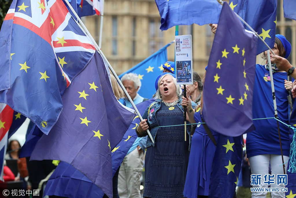 英国议会将就“脱欧法案”投票 反脱欧民众游行示威