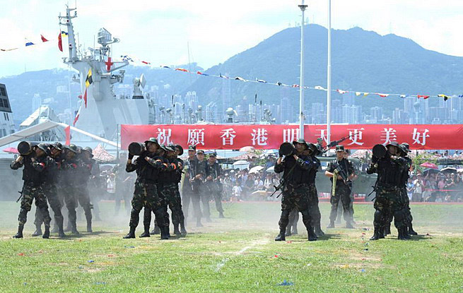 香港庆回归祖国21周年 昂船洲军营开放市民参观