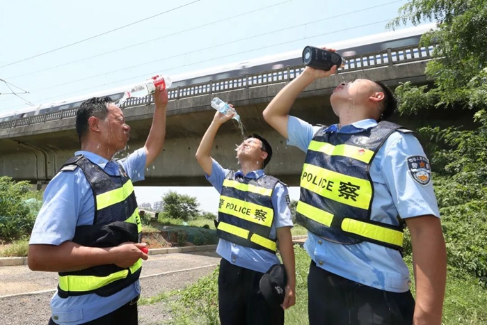 有困难找警察，派出所“包打天下”？ 基层民警生存调查