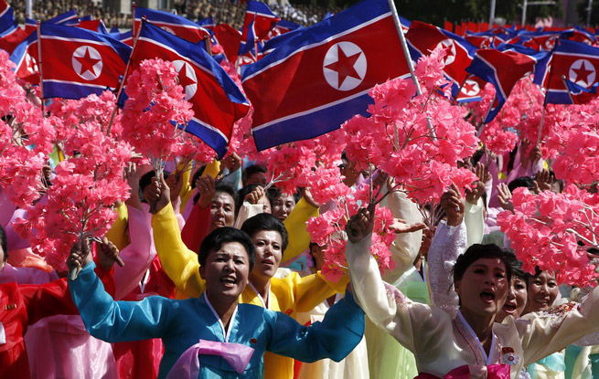 朝鲜举行阅兵式 庆祝建国70周年