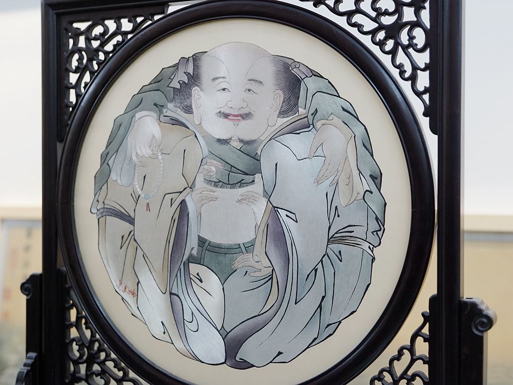 【13】姚惠芬艺术馆刺绣展品，皇甫万里摄