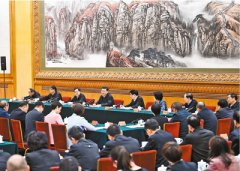 习近平主持召开学校思想政治理论课教师座谈会