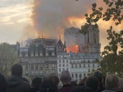 巴黎圣母院发生大火 恐损失惨重