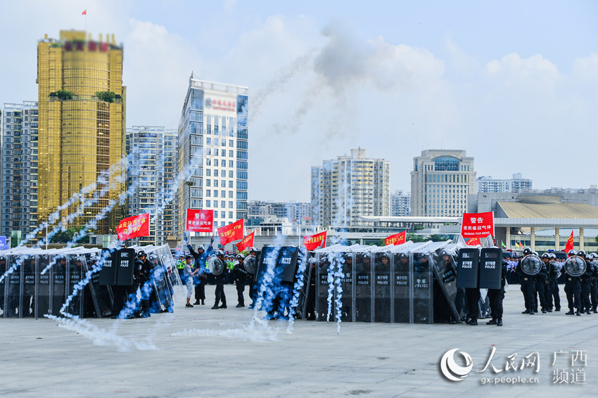 广西南宁：沙场点兵竞风流 热血赤胆铸忠诚