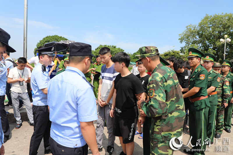 å¾ä¸ºè¶åè­¦æ¹åä¸­å½è­¦æ¹ç§»äº¤ç¯ç½ªå«çäºº