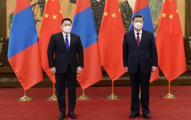 习近平会见蒙古国总理奥云额尔登