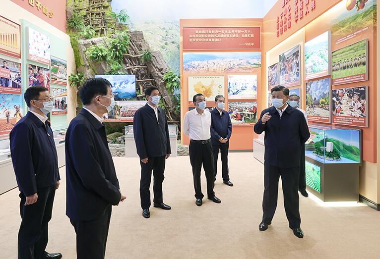 习近平等党和国家领导人参观“奋进新时代”主题成就展